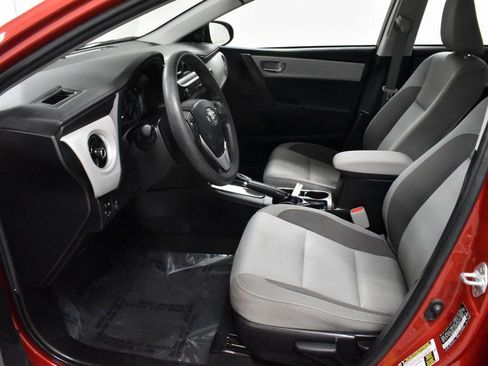 Used 2019 Toyota Corolla LE image 12