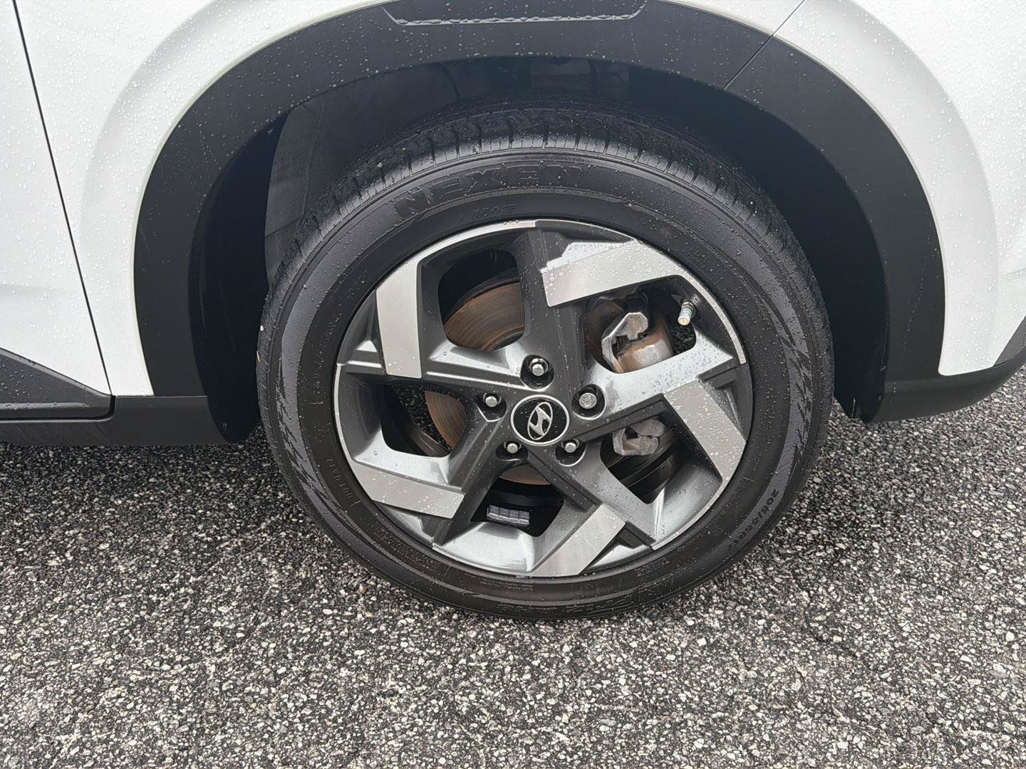 Used 2021 Hyundai Venue SEL w/ Premium Package FWD image 4