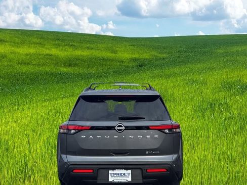 Used 2024 Nissan Pathfinder SV image 16