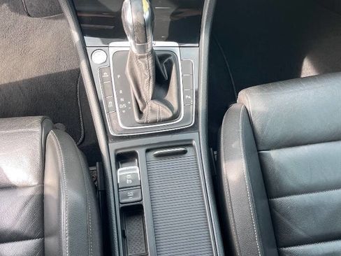 Used 2015 Volkswagen Golf R 4-Door AWD/4WD image 31