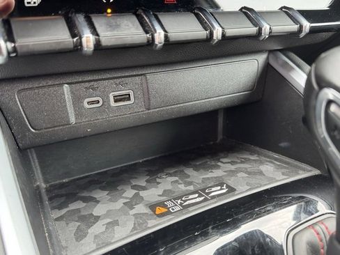 Used 2024 Chevrolet Colorado Z71 w/ Z71 Convenience Package 2 image 17