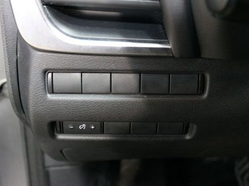 Used 2021 Nissan Rogue S image 11