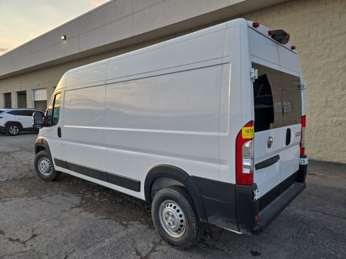 Used 2025 RAM ProMaster 2500 w/ Convenience Group FWD image 5