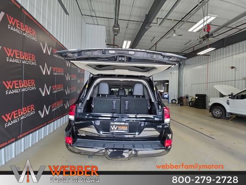 Used 2016 Toyota Land Cruiser w/ Four Season Floor Mat Package AWD/4WD image 15