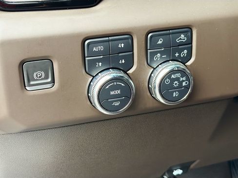 Used 2023 GMC Sierra 1500 Denali AWD/4WD image 10
