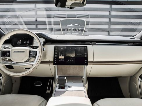 Used 2024 Land Rover Range Rover Long Wheelbase SE AWD/4WD image 53