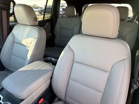 New 2026 GMC Acadia Elevation w/ Elevation Premium Package FWD image 24