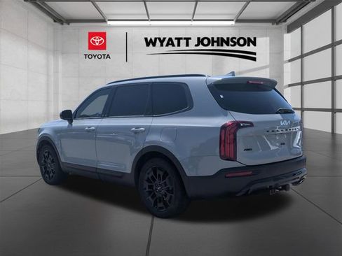 Used 2022 Kia Telluride SX w/ SX Prestige Package AWD/4WD image 3