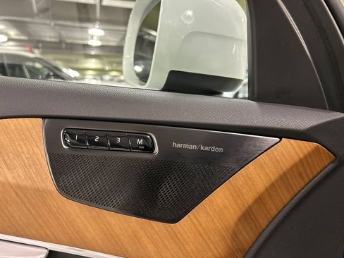 Certified 2023 Volvo XC90 B6 Plus w/ Protection Package Premier AWD/4WD image 21