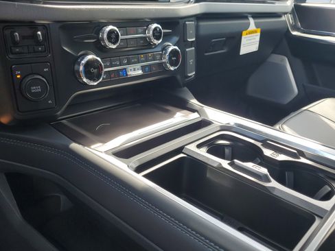 New 2026 Ford F450 Platinum w/ FX4 Off-Road Package image 19