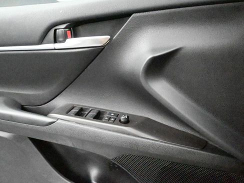 Used 2024 Toyota Camry SE image 6