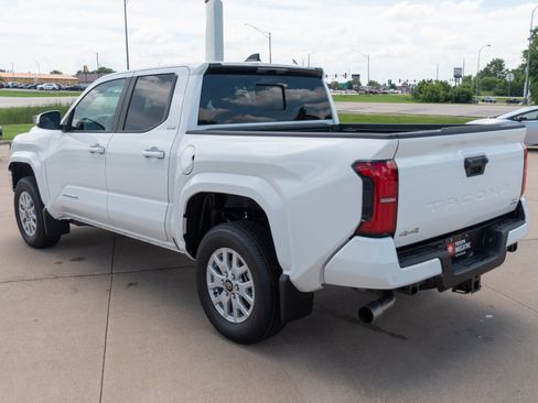 New 2026 Toyota Tacoma SR5 AWD/4WD image 20