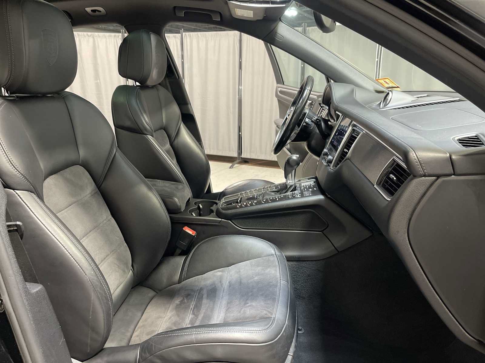 Used 2018 Porsche Macan GTS AWD/4WD image 14