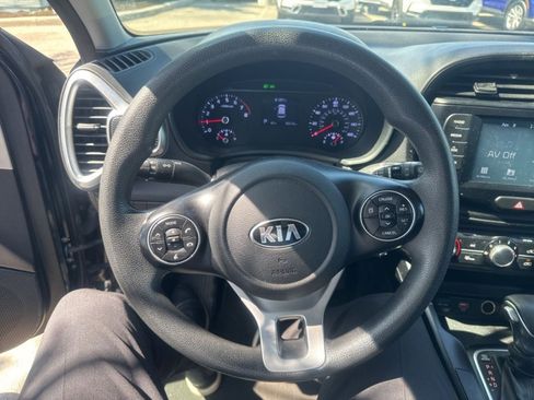 Used 2020 Kia Soul LX image 18