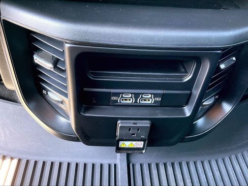 Used 2022 RAM 1500 Big Horn AWD/4WD image 34