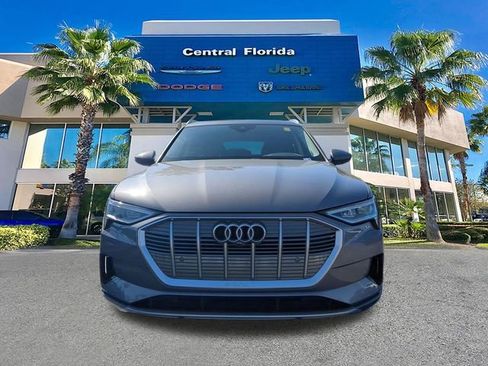 Used 2021 Audi e-tron Premium Plus w/ Premium Plus Package image 3