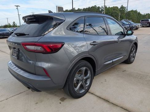 Used 2024 Ford Escape ST-Line w/ Tech Pack #1 FWD image 3