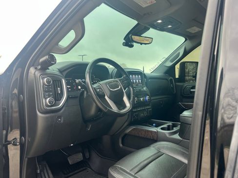 Used 2021 GMC Sierra 2500 Denali w/ Denali Black Diamond Edition image 23