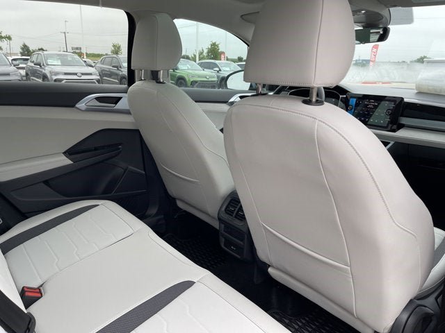 New 2025 Volkswagen Taos SE FWD image 42
