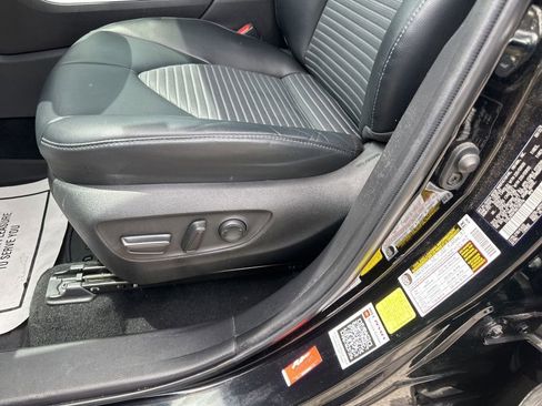 Used 2022 Toyota Highlander XSE FWD image 10