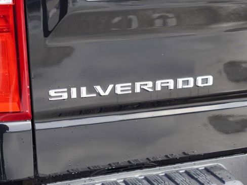 Used 2022 Chevrolet Silverado 1500 RST image 12
