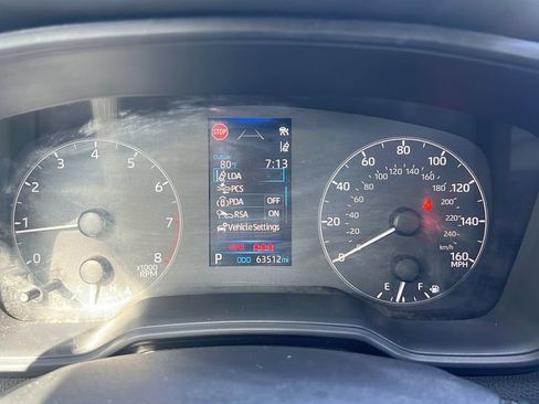 Used 2024 Toyota Corolla LE FWD image 21