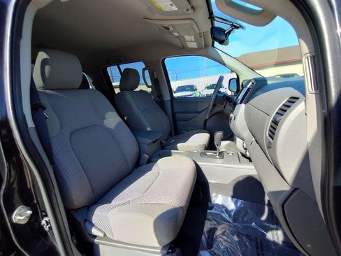 Used 2020 Nissan Frontier SV RWD image 39