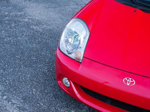 Used 2003 Toyota MR2 image 9