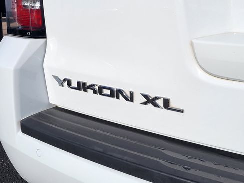 Used 2019 GMC Yukon XL SLT image 13