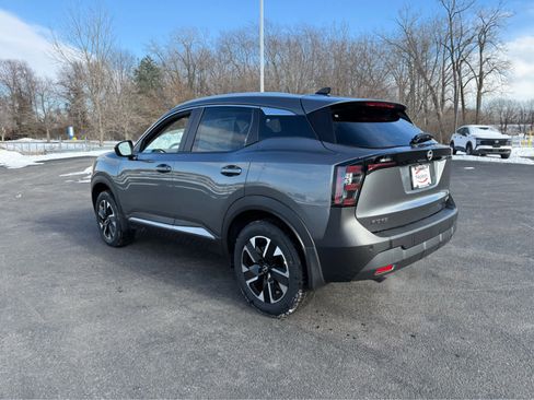 New 2026 Nissan Kicks SV w/ SV Premium Package AWD/4WD image 5