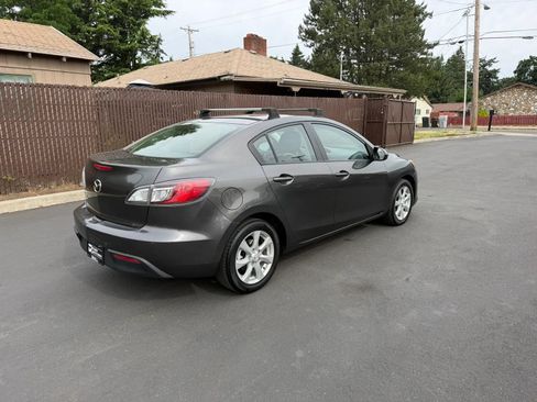 Used 2010 MAZDA MAZDA3 i Touring FWD image 4