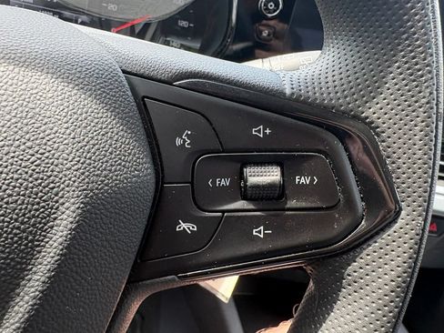 Used 2024 Chevrolet Trax LS FWD image 19