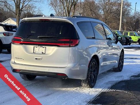 New 2026 Chrysler Pacifica Select w/ S Appearance Package image 38