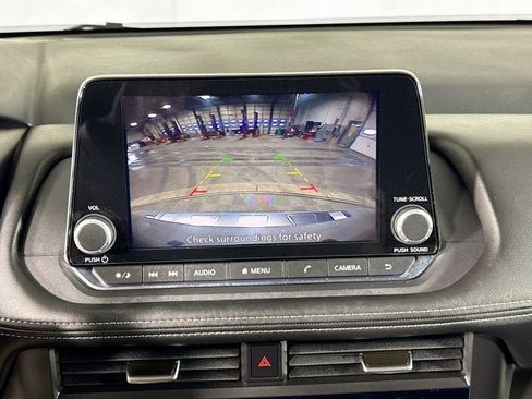 Certified 2026 Nissan Rogue SV AWD/4WD image 11