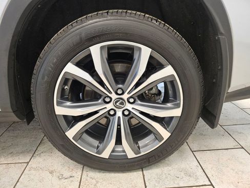 Used 2022 Lexus RX 350L Premium image 9