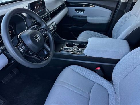 Certified 2023 Honda Pilot LX image 11