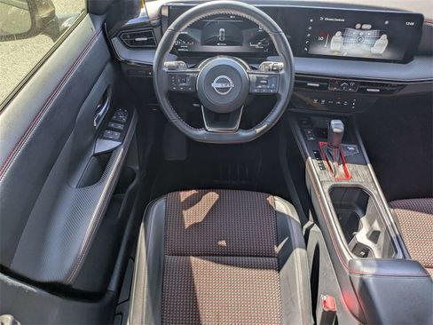 Used 2025 Nissan Kicks SR image 17