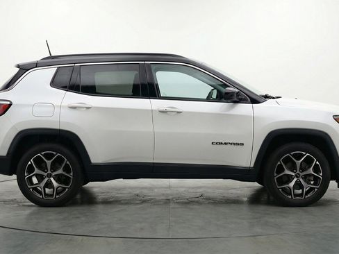 Used 2025 Jeep Compass Limited AWD/4WD image 11