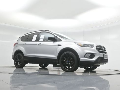 Used 2019 Ford Escape SE image 4