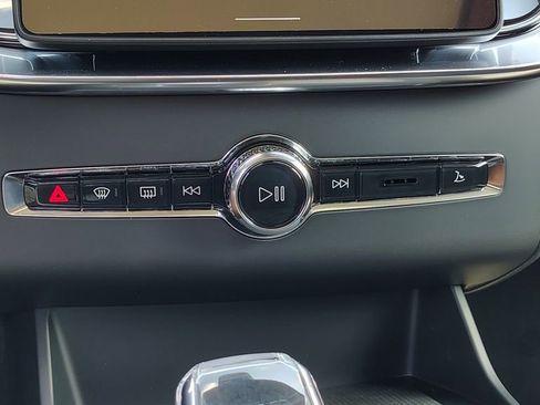 New 2026 Volvo XC90 B6 Plus w/ Protection Package Premier image 26