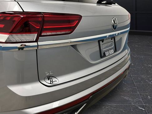 Used 2023 Volkswagen Atlas Cross Sport SE image 33