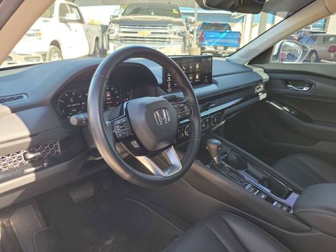 Used 2024 Honda Accord Touring image 2