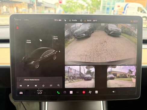 Used 2018 Tesla Model 3 Mid Range RWD image 16