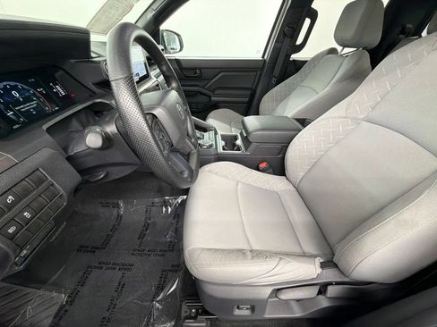Certified 2026 Toyota Tacoma SR5 AWD/4WD image 22