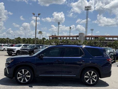 Used 2025 Honda Pilot Elite image 8