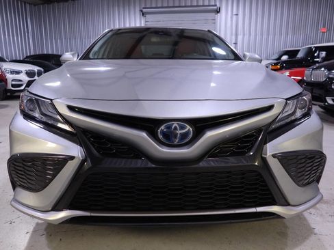 Used 2022 Toyota Camry XSE image 8