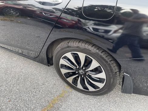 Used 2017 Honda Accord Hybrid Sedan image 30