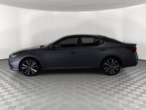 Used 2019 Nissan Altima 2.5 SR w/ SR Premium Package AWD/4WD image 2