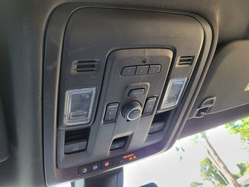 Used 2022 Chevrolet Tahoe LT w/ Luxury Package AWD/4WD image 38