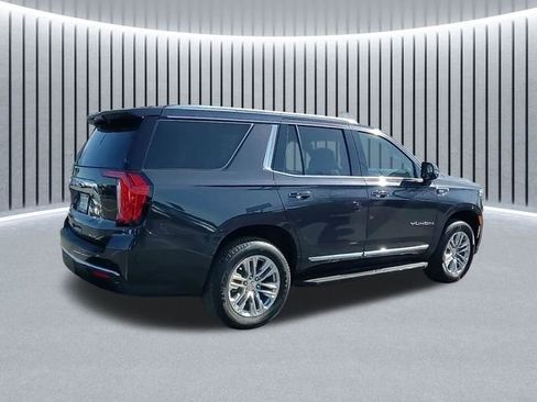 Used 2023 GMC Yukon SLT w/ SLT Premium Package AWD/4WD image 4